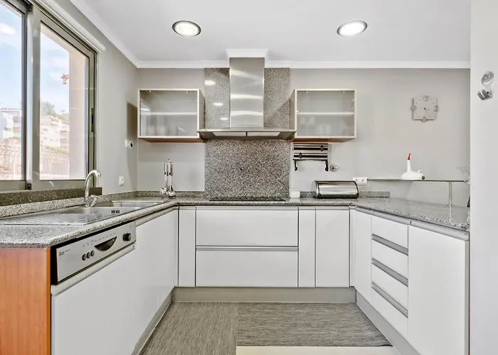 Penthouse Prestige By Homie フンシャル